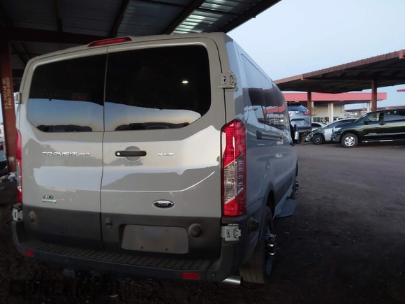 2024 Ford Transit Passenger XL with VIN 1FBAX9YG2RKA76007, listed as a IAAI auction lot 41291052 with 5,741 mi miles and . Bid and sale history available at DreamBid. Image 4.