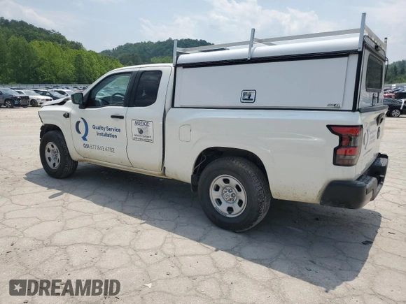 2024 Nissan Frontier S z VIN 1N6ED1CL0RN656752, wystawiony jako Copart lot #58395375 z przebiegiem 22 937 mil mil oraz Szkoda całkowita • Salvage title. Historia ofert i sprzedaży dostępna na DreamBid. Obrazek 2.