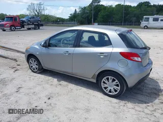 2011 Mazda 2 Sport z VIN JM1DE1HY0B0104123, wystawiony jako IAAI lot #41959099 z przebiegiem 128 918 mil mil oraz . Historia ofert i sprzedaży dostępna na DreamBid. Obrazek 3.
