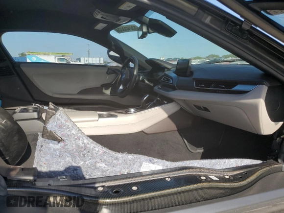 2016 BMW i8 z VIN WBY2Z2C57GV676118, wystawiony jako Copart lot #55245535 z przebiegiem 53 627 mil mil oraz Szkoda całkowita • Salvage title. Historia ofert i sprzedaży dostępna na DreamBid. Obrazek 10.