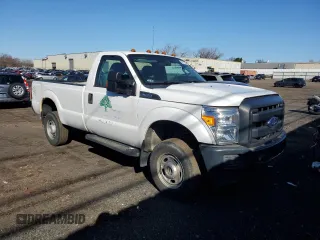 2014 Ford F-250 XL z VIN 1FTBF2B63EEB38789, wystawiony jako Copart lot #50231535 z przebiegiem 204 782 mil mil oraz Czysty tytuł • Clean title. Historia ofert i sprzedaży dostępna na DreamBid. Obrazek 4.