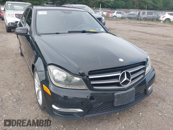 2014 Mercedes-Benz C-Class C 300 Sport with VIN WDDGF8AB5ER318846, listed as a IAAI auction lot 40087045 with 999,999 mi miles. Bid and sale history available at carsss.com. Image 6.