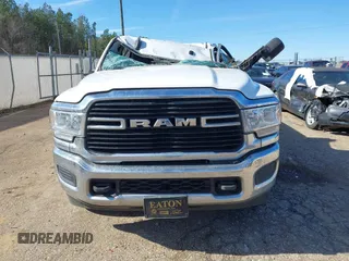 2019 Ram 2500 Lone Star with VIN 3C6UR5DL1KG663656, listed as a IAAI auction lot 41329641 with 124,361 mi miles and . Bid and sale history available at DreamBid. Image 12.