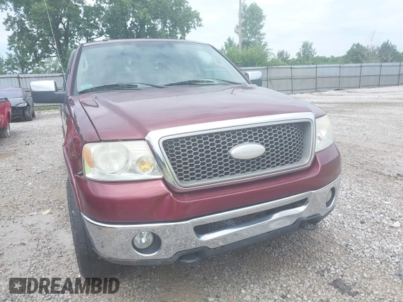 2006 Ford F-150 XLT z VIN 1FTPX14566FA55886, wystawiony jako IAAI lot #42636382 z przebiegiem 197 702 mil mil oraz . Historia ofert i sprzedaży dostępna na DreamBid. Obrazek 6.