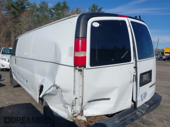 2004 Chevrolet Express Cargo Van with VIN 1GCGG29VX41194296, listed as a IAAI auction lot 41838127 with 322,816 mi miles. Bid and sale history available at carsss.com. Image 3.
