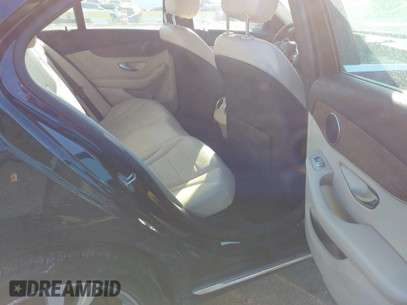 2020 Mercedes-Benz C 300 z VIN WDDWF8EB3LR545536, wystawiony jako IAAI lot #41125152 z przebiegiem 85 853 mil mil oraz . Historia ofert i sprzedaży dostępna na DreamBid. Obrazek 8.