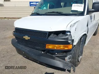 2023 Chevrolet Express Cargo с VIN 1GCWGAFP2P1109998, выставлен на аукционе IAAI как лот 42328435 с пробегом 5 258 миль миль и . История ставок и продаж доступна на DreamBid. Изображение 17.