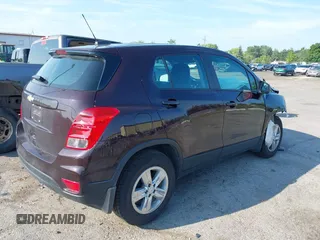 2020 Chevrolet Trax LS with VIN KL7CJKSB2LB352250, listed as a IAAI auction lot 40187405 with 49,543 mi miles and . Bid and sale history available at DreamBid. Image 4.