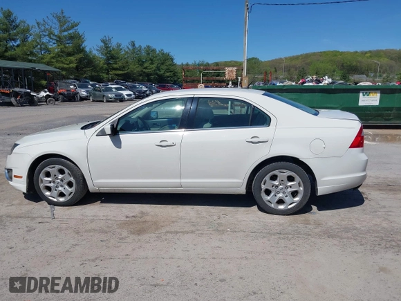 2011 Ford Fusion SE with VIN 3FAHP0HA5BR265484, listed as a IAAI auction lot 42095227 with 81,664 mi miles. Bid and sale history available at carsss.com. Image 14.