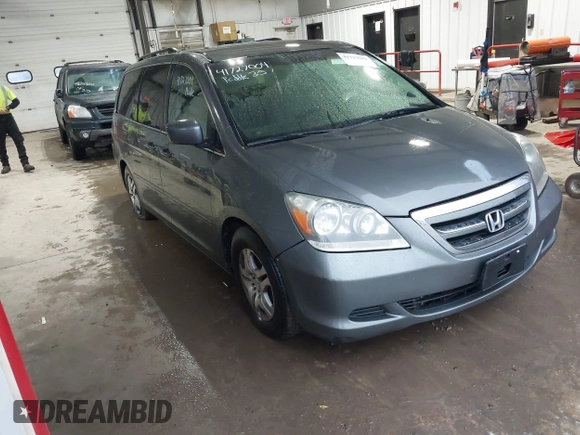2007 Honda Odyssey EX with VIN 5FNRL38427B052619, listed as a IAAI auction lot 41727004 with 213,300 mi miles. Bid and sale history available at carsss.com. Image 1.