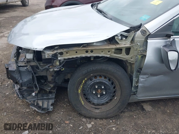 2017 Toyota Camry XLE with VIN 4T1BF1FK0HU375991, listed as a IAAI auction lot 42026712 with 65,321 mi miles and . Bid and sale history available at DreamBid. Image 6.