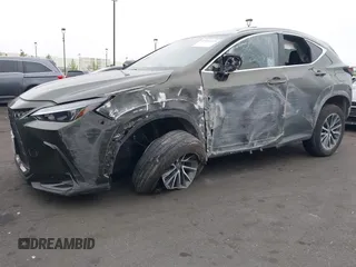 2024 Lexus NX 350h Premium z VIN JTJGKCEZ1R2023707, wystawiony jako IAAI lot #42153729 z przebiegiem 15 285 mil mil oraz . Historia ofert i sprzedaży dostępna na DreamBid. Obrazek 6.