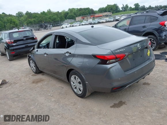 2020 Nissan Versa S z VIN 3N1CN8DV0LL883241, wystawiony jako IAAI lot #42186246 z przebiegiem 149 150 mil mil oraz . Historia ofert i sprzedaży dostępna na DreamBid. Obrazek 3.