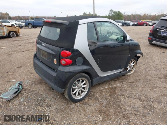 2008 Smart fortwo Passion with VIN WMEEK31X38K108224, listed as a IAAI auction lot 41076818 with 70,385 mi miles and . Bid and sale history available at DreamBid. Image 4.
