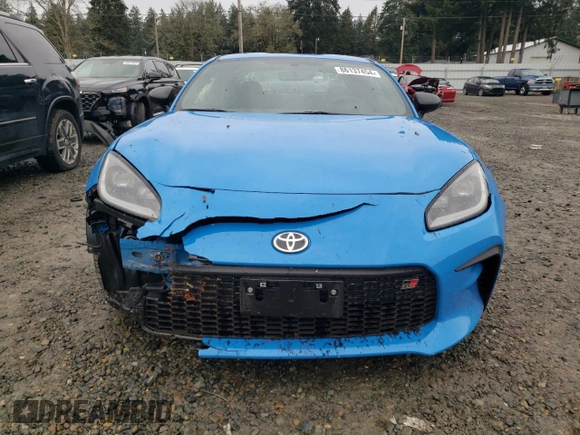2023 Toyota GR86 Premium with VIN JF1ZNBE18P9758590, listed as a Copart auction lot 86137454 with 13,479 mi miles and Salvage Title. Bid and sale history available at carsss.com. Image 5.