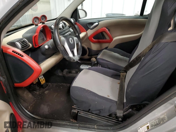 2009 Smart fortwo Passion z VIN WMEEK31X69K239682, wystawiony jako Copart lot #50466415 z przebiegiem Nie podano mil oraz Czysty tytuł • Clean title. Historia ofert i sprzedaży dostępna na DreamBid. Obrazek 7.