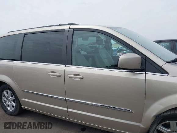 2012 Chrysler Town & Country Touring with VIN 2C4RC1BG8CR362649, listed as a IAAI auction lot 41929036 with 162,870 mi miles. Bid and sale history available at carsss.com. Image 12.