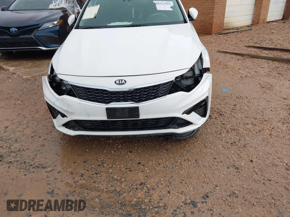 2019 Kia Optima LX with VIN 5XXGT4L36KG352553, listed as a IAAI auction lot 41527076 with 70,282 mi miles. Bid and sale history available at carsss.com. Image 6.