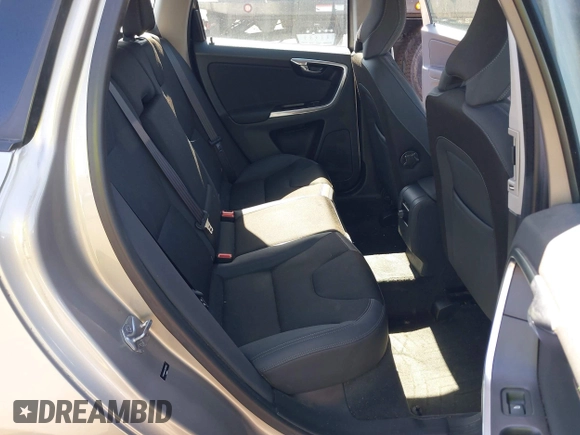 2015 Volvo XC60 z VIN YV4940RAXF2612546, wystawiony jako IAAI lot #41787624 z przebiegiem 92 452 mil mil oraz . Historia ofert i sprzedaży dostępna na DreamBid. Obrazek 8.