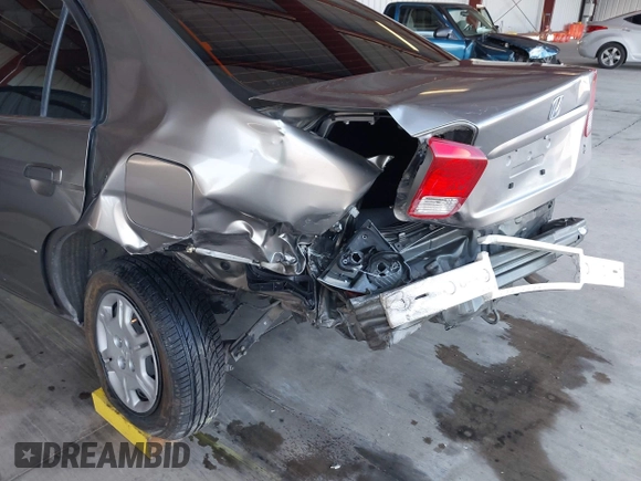 2005 Honda Civic LX with VIN JHMES16575S006171, listed as a IAAI auction lot 42173885 with 118,122 mi miles and . Bid and sale history available at DreamBid. Image 6.