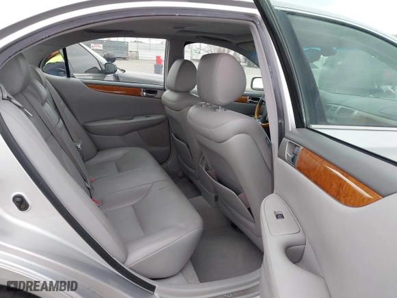 2006 Lexus ES 330 with VIN JTHBA30G165163156, listed as a IAAI auction lot 42104066 with 205,480 mi miles. Bid and sale history available at carsss.com. Image 8.