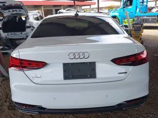 2021 Audi A5 S line Premium Plus z VIN WAUTAAF56MA029485, wystawiony jako IAAI lot #42064786 z przebiegiem 53 808 mil mil oraz . Historia ofert i sprzedaży dostępna na DreamBid. Obrazek 16.