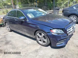 2018 Mercedes-Benz E-Class E 300 with VIN WDDZF4JBXJA369186, listed as a IAAI auction lot 42016149 with 59,360 mi miles. Bid and sale history available at carsss.com. Image 1.
