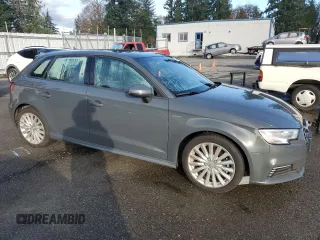 2017 Audi A3 e-tron Sportback Premium z VIN WAUUPBFF0HA079113, wystawiony jako Copart lot #78683724 z przebiegiem 88 788 mil mil oraz Szkoda całkowita • Salvage title. Historia ofert i sprzedaży dostępna na DreamBid. Obrazek 4.