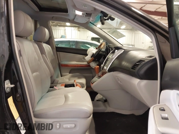 2006 Lexus RX 330 with VIN 2T2HA31U26C092998, listed as a IAAI auction lot 41898941 with 215,501 mi miles and . Bid and sale history available at carsss.com. Image 5.