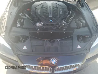 2013 BMW 6 Series 650i z VIN WBAYM9C54DDW20137, wystawiony jako Copart lot #54526085 z przebiegiem 57 593 mil mil oraz Szkoda całkowita • Salvage title. Historia ofert i sprzedaży dostępna na DreamBid. Obrazek 11.