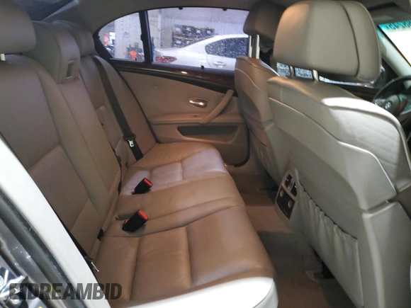 2008 BMW 5 Series 535i z VIN WBANW13538CZ75004, wystawiony jako Copart lot #54988245 z przebiegiem 110 736 mil mil oraz Czysty tytuł • Clean title. Historia ofert i sprzedaży dostępna na DreamBid. Obrazek 10.