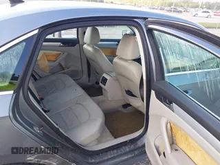 2013 Volkswagen Passat SE w/Sunroof & Nav with VIN 1VWBP7A35DC038217, listed as a IAAI auction lot 41944193 with 102,767 mi miles. Bid and sale history available at carsss.com. Image 8.