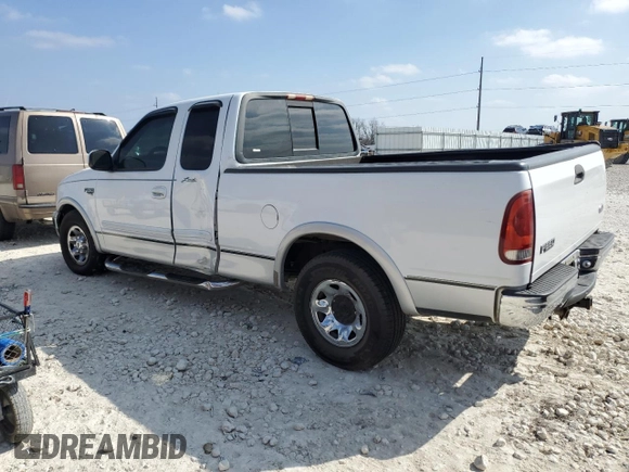 1999 Ford F-250 с VIN 1FTRX27L8XKA26097, выставлен на аукционе Copart как лот 43270015 с пробегом 201 792 миль миль и Списание • Salvage title. История ставок и продаж доступна на DreamBid. Изображение 2.
