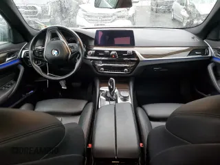 2018 BMW 5 Series 530i xDrive z VIN WBAJA7C55JWA73879, wystawiony jako Copart lot #42800575 z przebiegiem 75 401 mil mil oraz Szkoda całkowita • Salvage title. Historia ofert i sprzedaży dostępna na DreamBid. Obrazek 8.