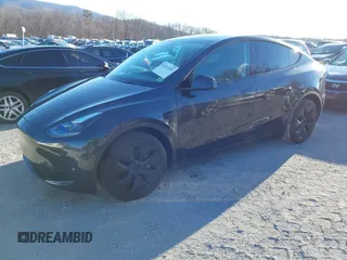 2024 Tesla Model Y Long Range with VIN 7SAYGDEE7RF199673, listed as a IAAI auction lot 41263305 with 3,137 mi miles and . Bid and sale history available at DreamBid. Image 20.