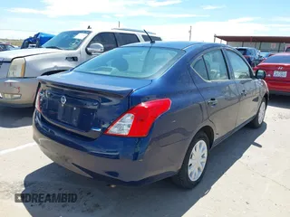 2012 Nissan Versa S z VIN 3N1CN7AP9CL824902, wystawiony jako IAAI lot #42773826 z przebiegiem 124 273 mil mil oraz . Historia ofert i sprzedaży dostępna na DreamBid. Obrazek 4.