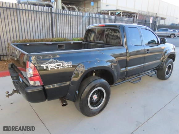 2008 Toyota Tacoma PreRunner with VIN 5TETU62N28Z507183, listed as a Copart auction lot 41638565 with 165,461 mi miles and Clean Title. Bid and sale history available at carsss.com. Image 3.
