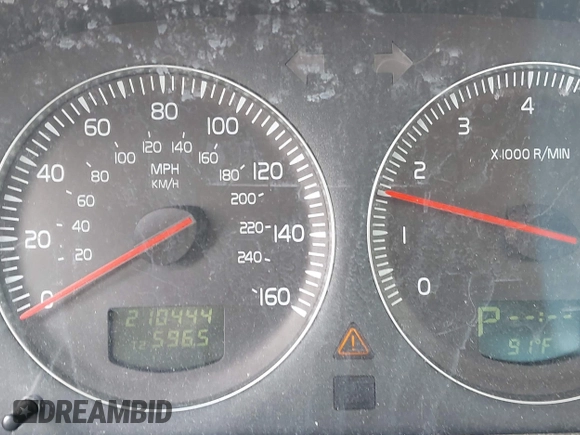 2005 Volvo XC90 with VIN YV1CZ592251168352, listed as a IAAI auction lot 42083311 with 210,444 mi miles. Bid and sale history available at carsss.com. Image 7.