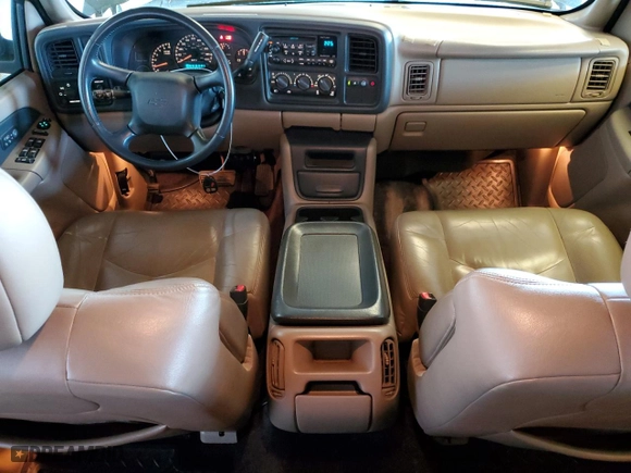 2002 Chevrolet Avalanche with VIN 3GNEC13T72G360865, listed as a Copart auction lot 54077115 with 201,031 mi miles and Clean Title. Bid and sale history available at carsss.com. Image 8.