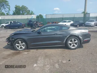 2016 Ford Mustang V6 z VIN 1FA6P8AM7G5320991, wystawiony jako IAAI lot #42405138 z przebiegiem Nie podano mil oraz . Historia ofert i sprzedaży dostępna na DreamBid. Obrazek 13.