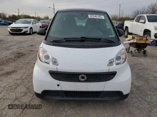2014 Smart fortwo Pure z VIN WMEEJ3BA0EK757231, wystawiony jako Copart lot #52346105 z przebiegiem 142 976 mil mil oraz Czysty tytuł • Clean title. Historia ofert i sprzedaży dostępna na DreamBid. Obrazek 5.