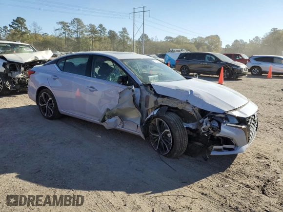 2024 Nissan Altima SR with VIN 1N4BL4CV2RN408648, listed as a Copart auction lot 49713425 with 15,704 mi miles and Salvage Title. Bid and sale history available at DreamBid. Image 4.