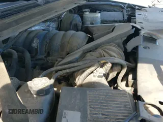 2017 Chevrolet Suburban Premier z VIN 1GNSKJKC1HR179664, wystawiony jako IAAI lot #42928048 z przebiegiem 197 502 mil mil oraz . Historia ofert i sprzedaży dostępna na DreamBid. Obrazek 19.