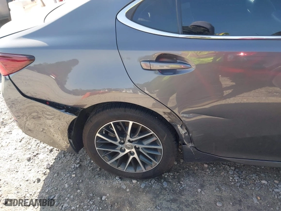 2016 Lexus ES 350 with VIN 58ABK1GG6GU006081, listed as a IAAI auction lot 41921222 with 198,668 mi miles. Bid and sale history available at carsss.com. Image 17.