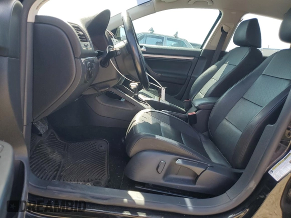 2010 Volkswagen Jetta Limited Edition with VIN 3VWAX7AJ0AM130601, listed as a Copart auction lot 54050965 with 132,421 mi miles and Salvage title. Bid and sale history available at DreamBid. Image 7.