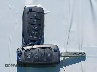 2021 Hyundai Kona SE z VIN KM8K1CAA8MU685132, wystawiony jako IAAI lot #42063844 z przebiegiem 15 519 mil mil oraz . Historia ofert i sprzedaży dostępna na DreamBid. Obrazek 11.