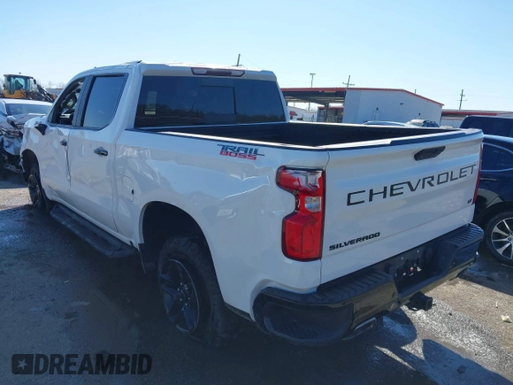 2020 Chevrolet Silverado 1500 LT Trail Boss with VIN 3GCPYFED3LG423435, listed as a IAAI auction lot 41825832 with 73,445 mi miles. Bid and sale history available at carsss.com. Image 3.