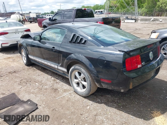 2007 Ford Mustang Deluxe with VIN 1ZVFT80N075221362, listed as a IAAI auction lot 42192106 with 110,988 mi miles and . Bid and sale history available at DreamBid. Image 3.