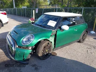 2022 MINI Hardtop Cooper SE with VIN WMW13DJ04N2S26388, listed as a IAAI auction lot 42123462 with 23,129 mi miles and . Bid and sale history available at DreamBid. Image 18.