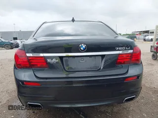 2014 BMW 7 Series ALPINA B7 z VIN WBAYE8C57ED134799, wystawiony jako IAAI lot #41891633 z przebiegiem 96 411 mil mil oraz . Historia ofert i sprzedaży dostępna na DreamBid. Obrazek 17.